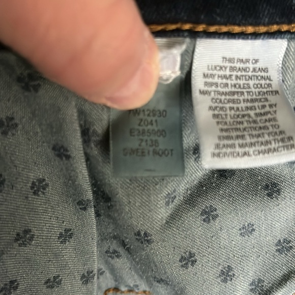 Lucky Brand Sweet Boot jeans-$27! - Picture 8 of 8